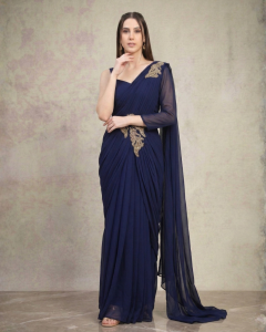 Simple Aesthetic Fashion Brand Photo Collage Instagram Post (27)