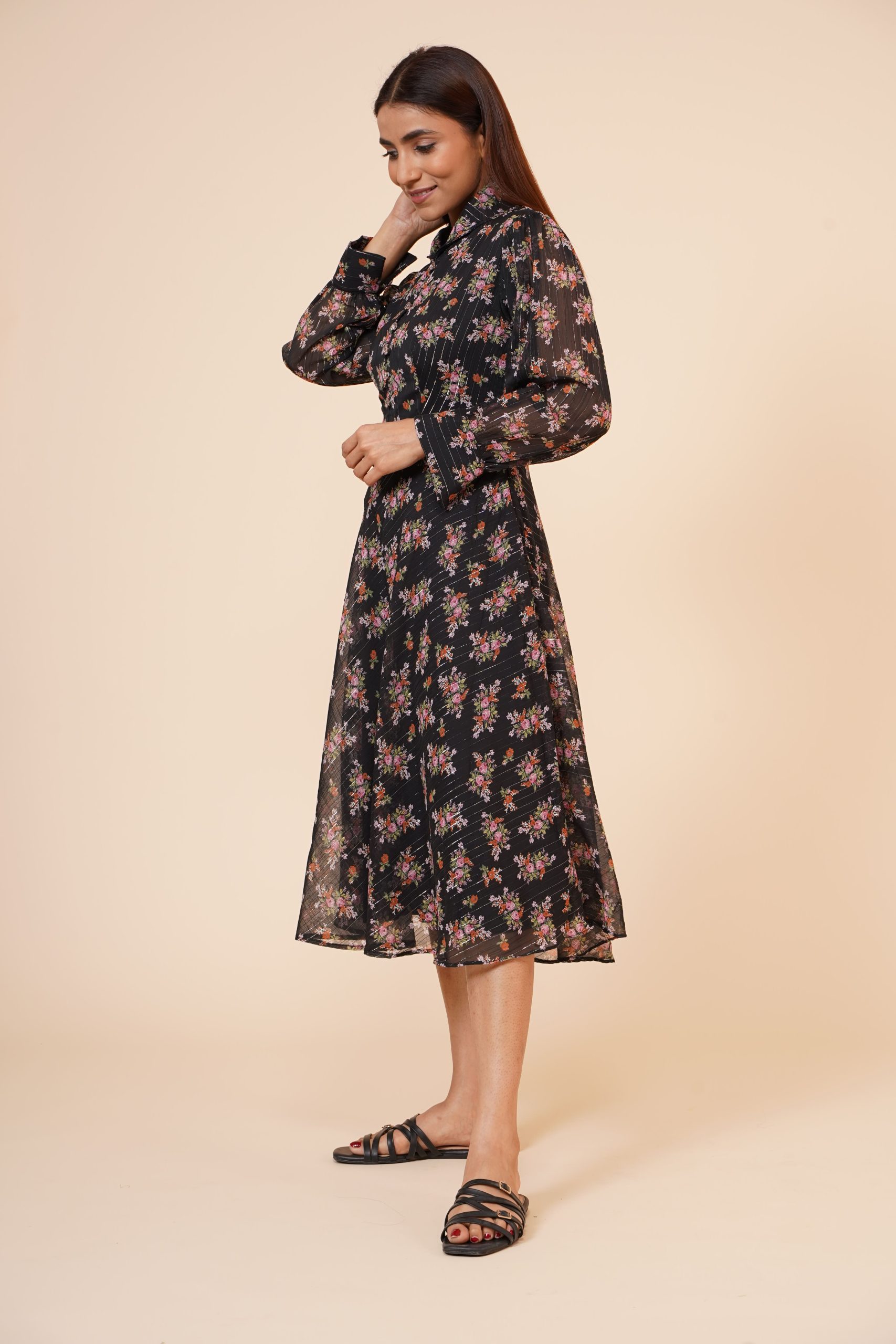 Printed Black Chiffon Casual Midi Dress: The Ultimate Wardrobe Essential - Image 2