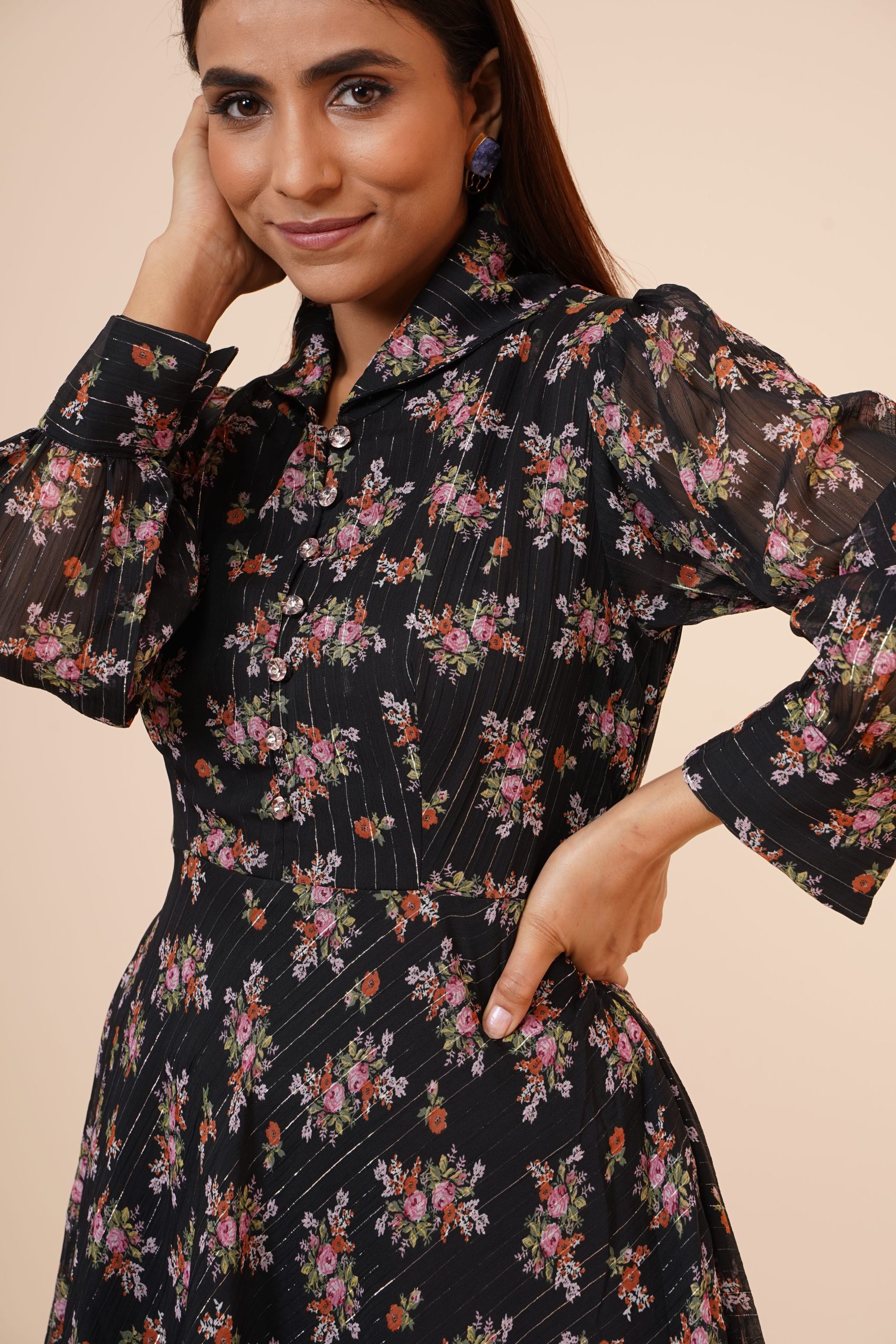 Printed Black Chiffon Casual Midi Dress: The Ultimate Wardrobe Essential - Image 5